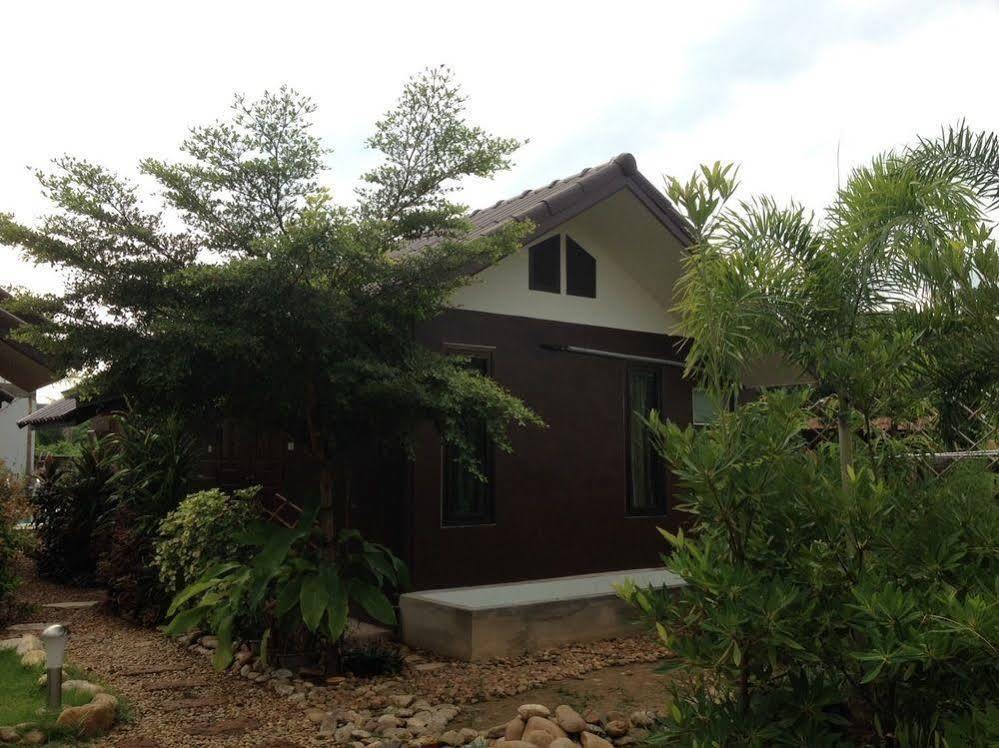 Jim Guesthouse Kanchanaburi Exterior foto